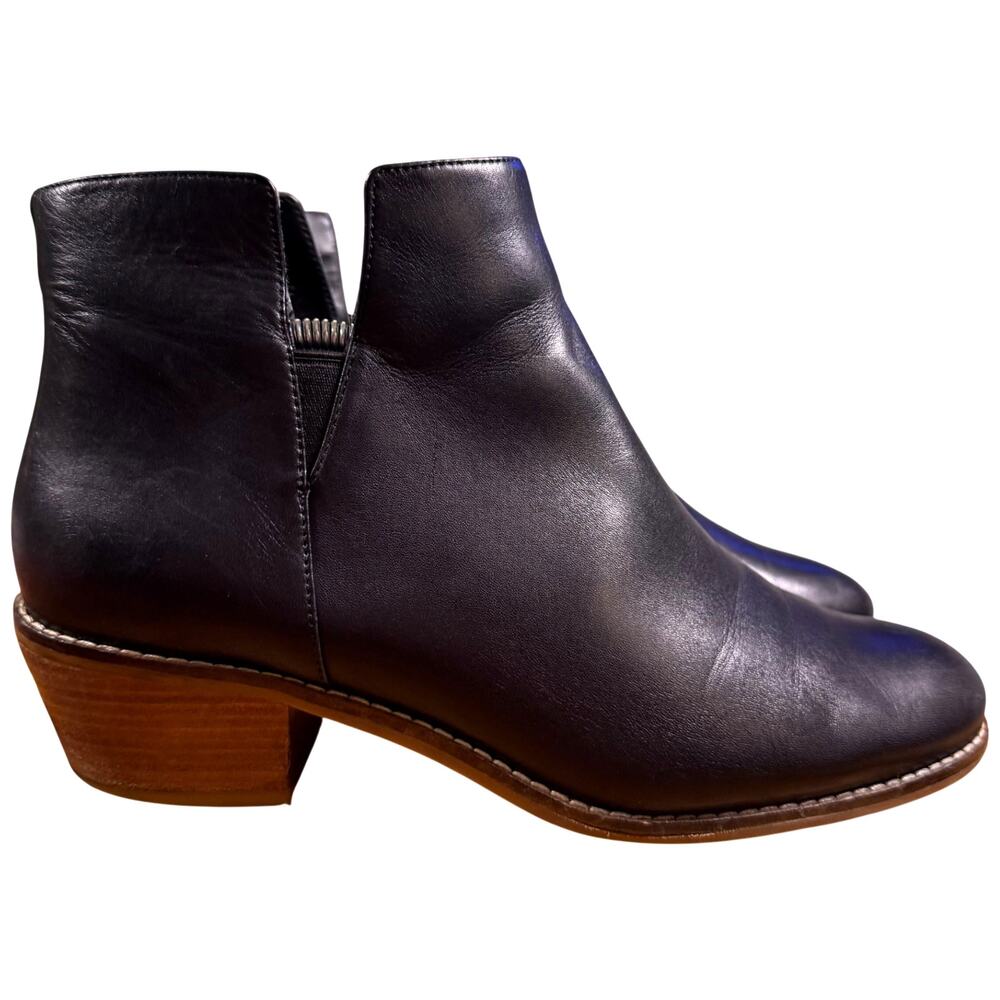 COLE HAAN Abbot Women's 8B Leather Black Ankle Booties Cut Outs Flexible Fit